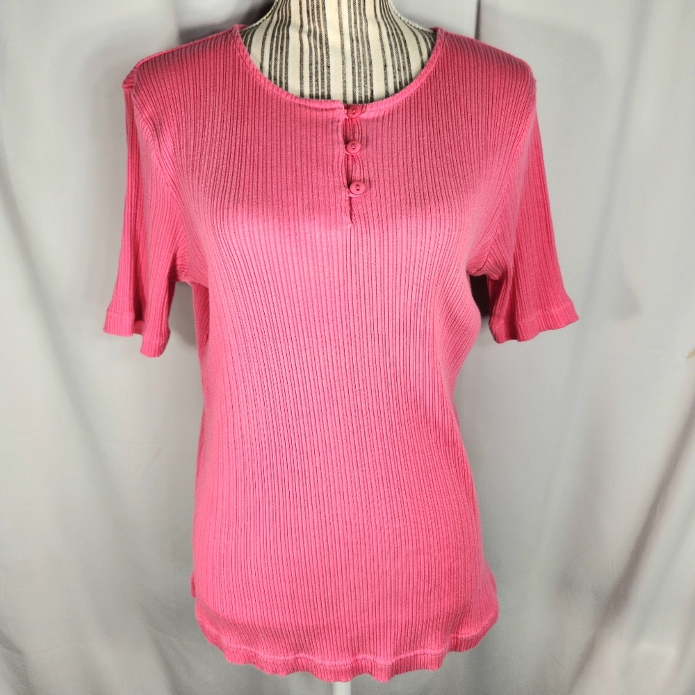 BFA Classics Pink Ribbed Three Button Neck Short Sleeve Top Size Medium